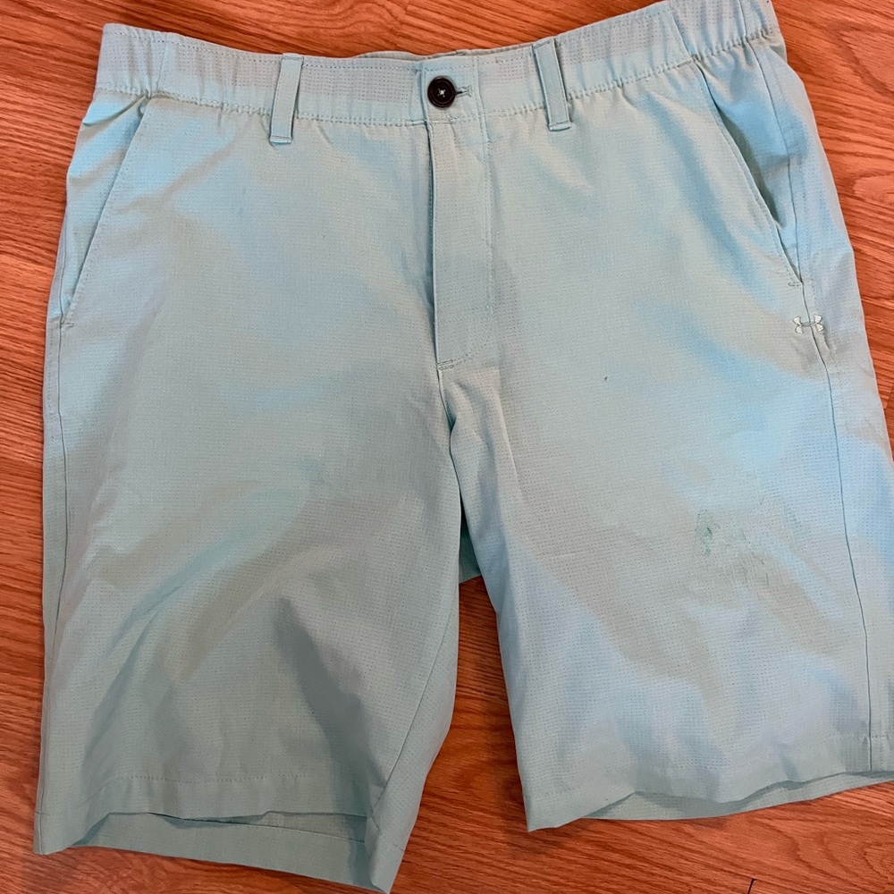 Under Armour loose shorts‎